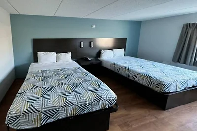 2 Queensize-Betten | Rauchen, Minikühlschrank