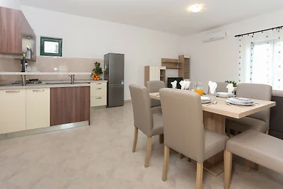 Sunny Elegant Apartments in Trogir - Standard...