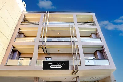 Stadthaus Pitampura West Enclave