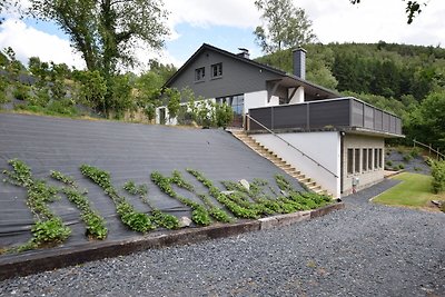 Gemütliches Ferienhaus in Vielsalm mit Sauna
