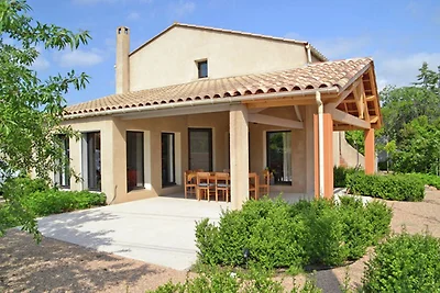 Großzügige Villa mit Swimmingpool in Canet