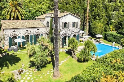 Villa a Grasse con giardino storico
