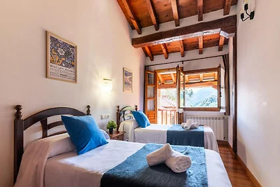 Casa a Liébana con vista sulle montagne