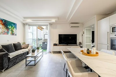 Moderno appartamento con balcone -...