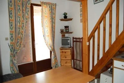 Villa am See mit Terrasse in Okzitanien