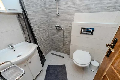 Apartments Robi & Kristina - Studio Apartment...