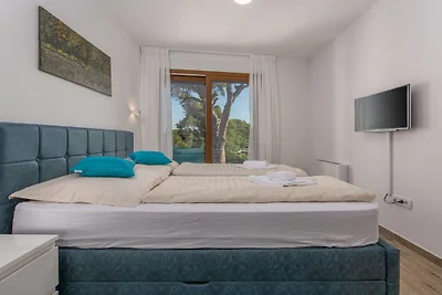 Villa in Poreč mit Schwimmbecken