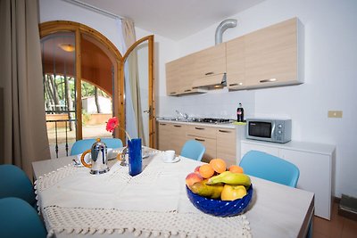 Spazioso bungalow all'interno del campeggio