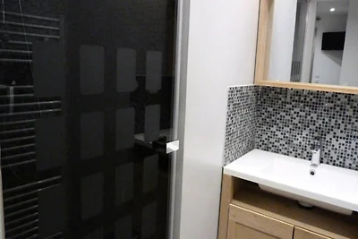 Komplett renovierte 4-Zimmer-Wohnung für 8 Pe...