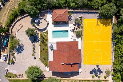 Luxuriöse Villa Posija mit privatem Pool