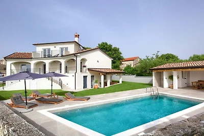 Villa in Kanfanar mit Schwimmbecken