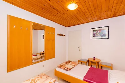 Rooms Jozomare - Standard Twin Room with Shar...
