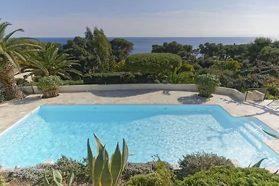 Villa a Les Issambres con piscina