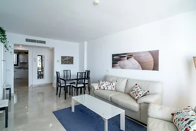 Moderne Wohnung mit Meerblick