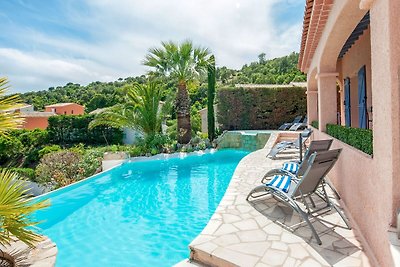Luxuriöse Villa in Les Issambres mit Swimming...