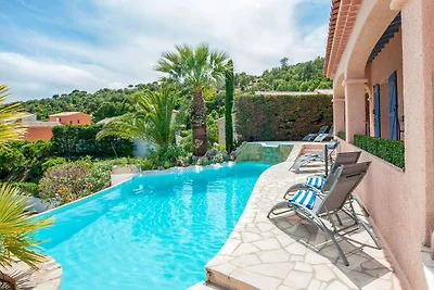 Luxuriöse Villa in Les Issambres mit Swimming...