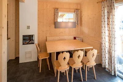 Ansprechendes Chalet mit Sauna und Whirlpool