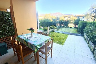 Einladendes Apartment in Giarole mit Garten