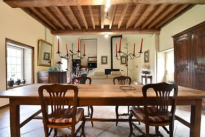 Ferienhaus in Lantheuil mit Garten