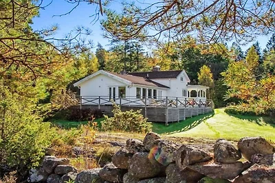 5 Sterne Ferienhaus in Hjälteby