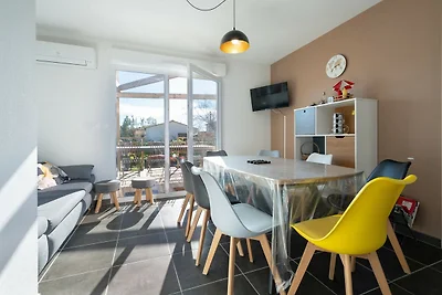 Wohnung in Sérignan mit Garten