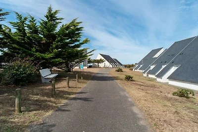 Duplex, 200 meter van Falaise Beach.