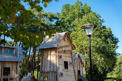 Schönes Chalet am Wasser in einem Ferienpark