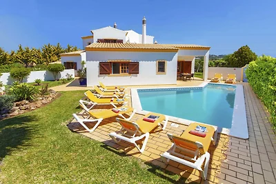 Villa mit privatem Pool in Südlage