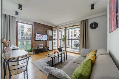 Warschauer Wohnung mit ruhiger Loggia