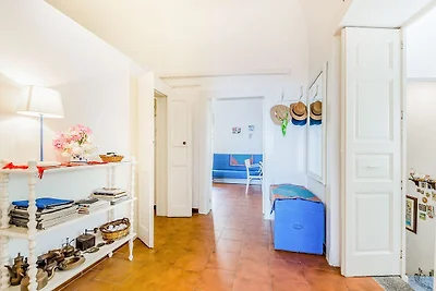 Alte Residenz mit Blick auf das Meer und...