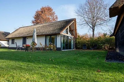Moderna casa vacanze con giardino ad...