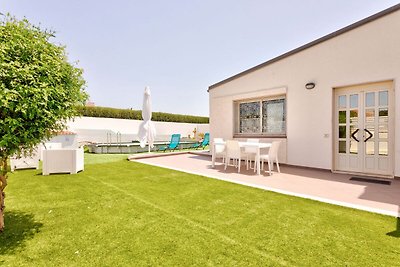 Spacious Holiday Home in Marina di Ragusa wit...
