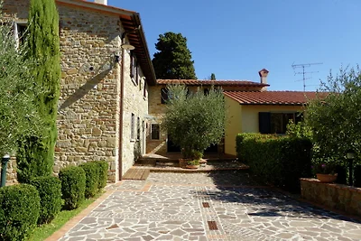 Ferienhaus in Montecarelli mit Swimmingpool