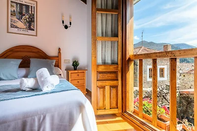 Casa a Liébana con vista sulle montagne