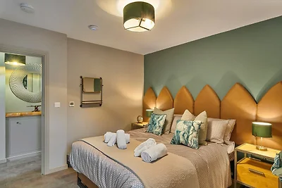 Großzügiges Ferienhaus in Strandnähe mit Whir...