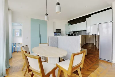 Ruime woning in Parijs-Republique