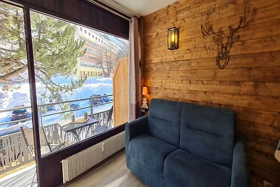 Berghaus mit Balkon und Skizugang