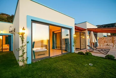 Villa in Kalkan mit Schwimmbecken