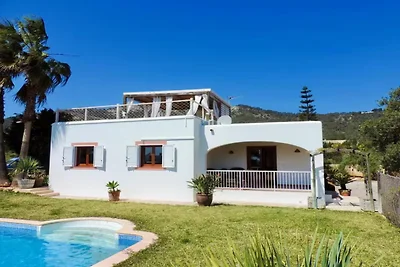 Luxuriöser Ibiza-Aufenthalt mit Meerblick