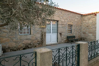 Ruhiges Ferienhaus mit Pool in Vila Flor...