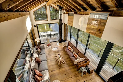 Chalet + 10m pool, daily housekeeping &...