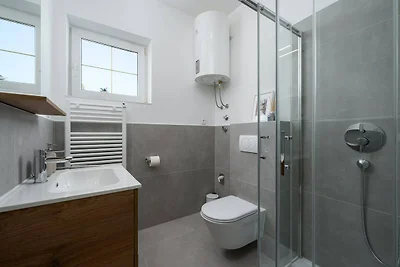 Helle Wohnung mit Gemeinschaftspool
