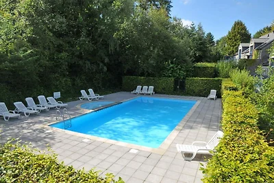Renoviertes Studio mit Kombimikrowelle