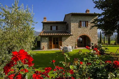 Appartamento a Cortona con Piscina e Vista