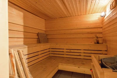 Villa moderna a Bévercé con sauna