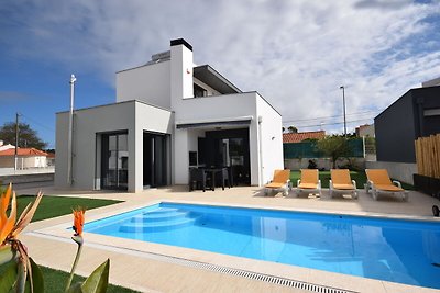 Luxuriöse Villa mit eigenem Swimmingpool in F...