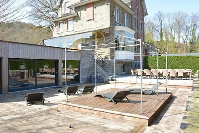 Villa in Stavelot mit Innenpool, Sauna