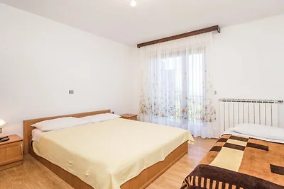 Elegant Brsec Apartments with Sea View - Thre...