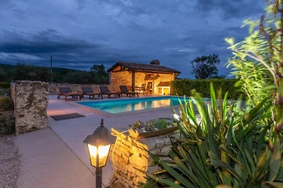 Ferienhaus in Trget mit Schwimmbecken