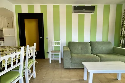 Appartement Salles Beach voor vijf personen